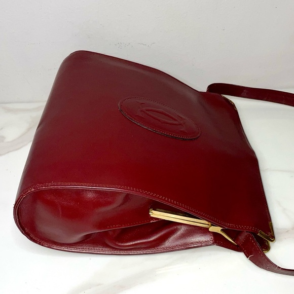 Auth CARTIER KissLock Crossbody Bag - Picture 7 of 15